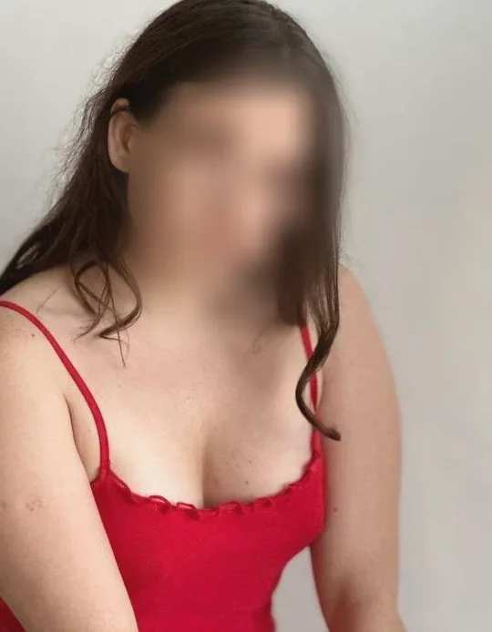 Ariadna, 28 años